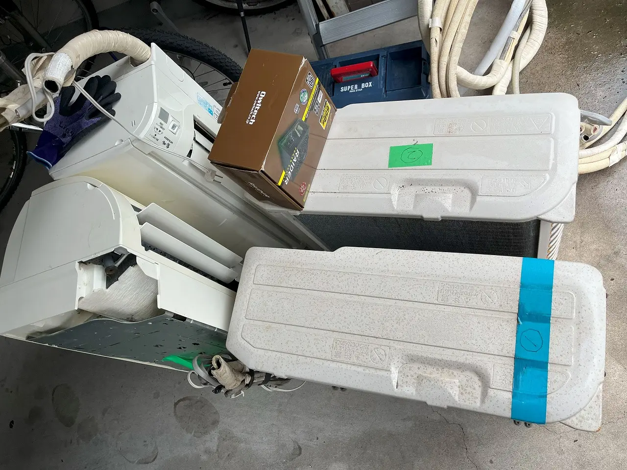 鹿児島市東開町でエアコン2台を無料回収しました｜マンション2階・壁掛け室外機の高所作業事例