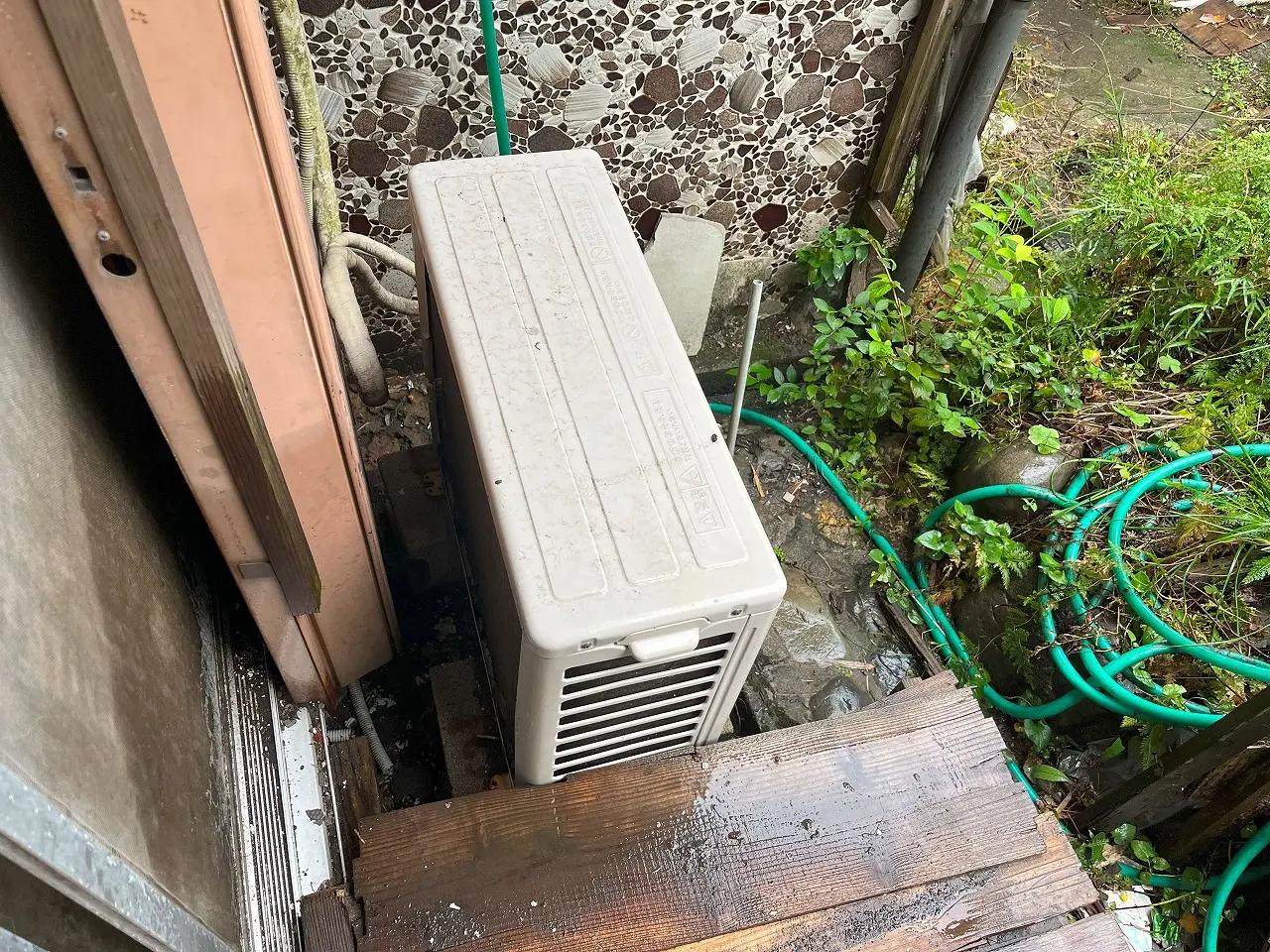 鹿児島市皇徳寺台で引っ越しに伴うエアコン1台と小型家電を無料回収しました｜雨天作業の実績