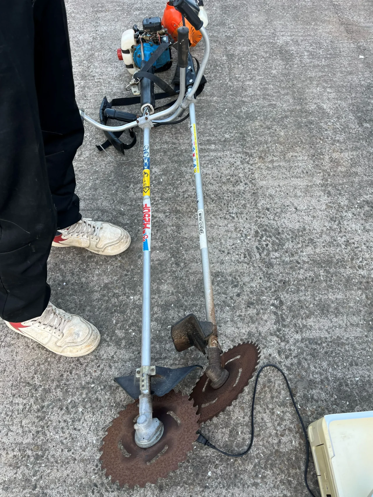 鹿児島市郡山町で故障した草刈り機2本を無料回収しました|倉庫に眠っていた農機具をスッキリ片付け