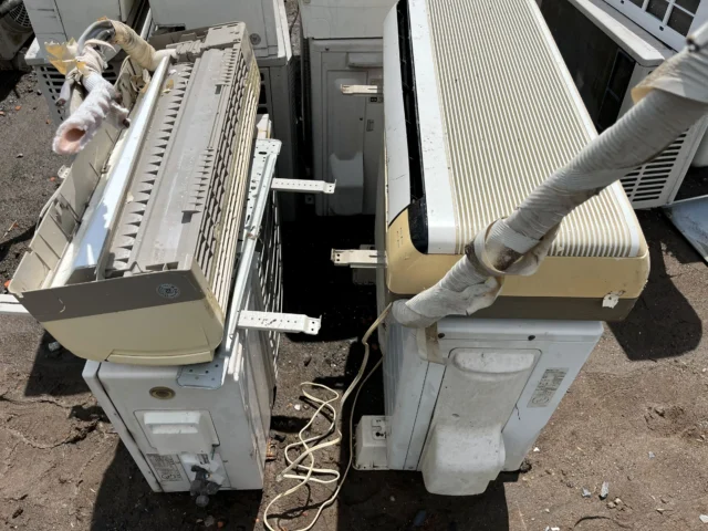 鹿児島市緑ヶ丘町の市営住宅でエアコン2台を無料回収しました｜3階階段でも取り外し費用0円で退去費用を大幅削減