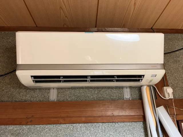 鹿児島市城西でエアコン1台を無料回収しました｜平屋の居間から取り外し〜回収まで一括対応