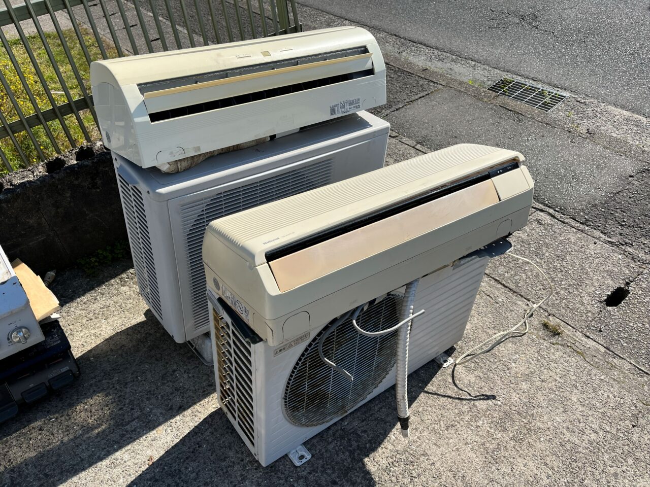 日置市日吉町で実家売却に伴うエアコン2台を無料回収しました｜平屋一軒家の作業実績