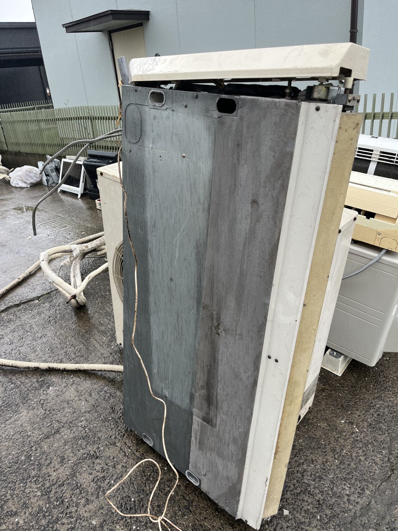 【作業実績】姶良市加治木町の飲食店で業務用エアコン（天吊り）を無料撤去・回収（2025年2月）