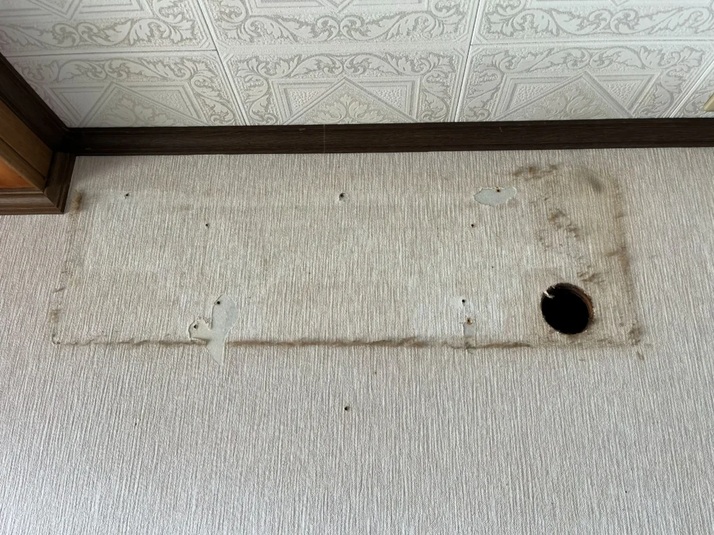 エアコン室内機取り外し後